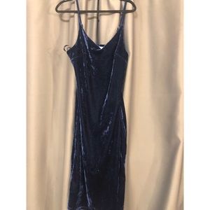 Velvet body con dress v -neck